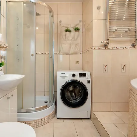 W Sercu Lodzi Piotrkowska Balkon & 2 Sypialnie By Renters